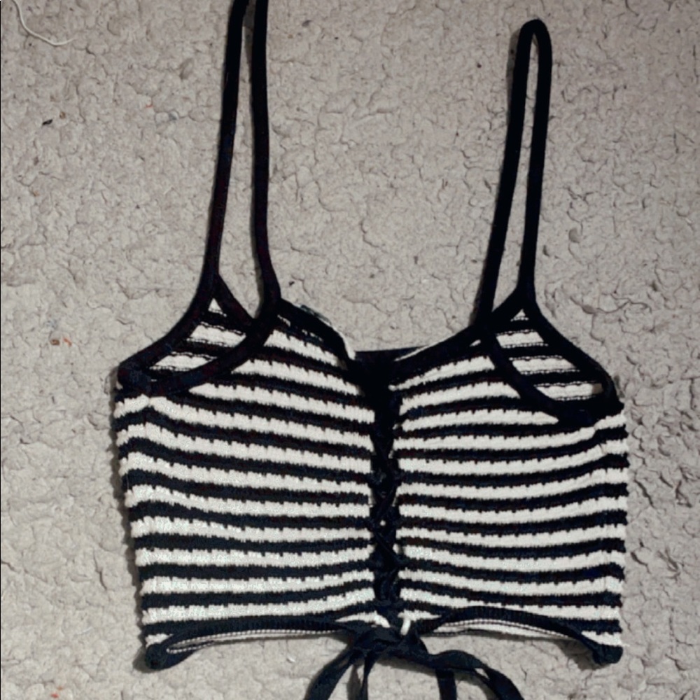 Black & white crop top